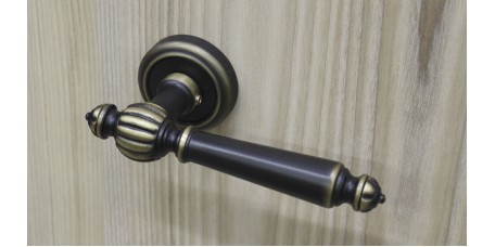 Дверная ручка Forme Demetra темная бронза A203 B08